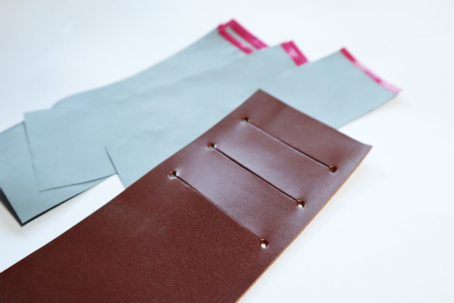 Card pocket interior fabric for wallet interior